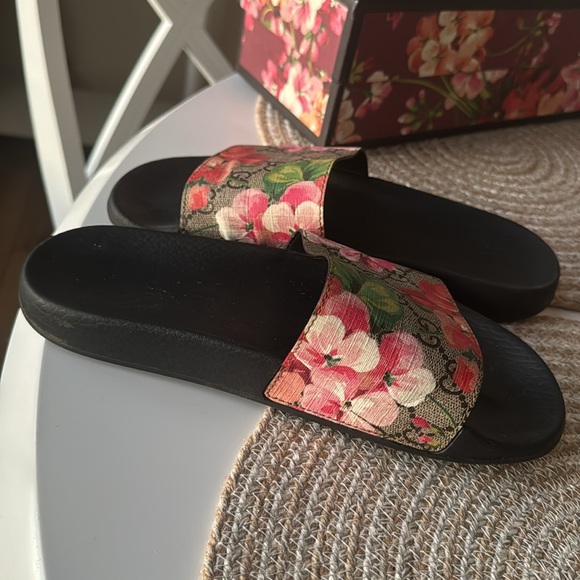Gucci flora slides! Size 39 - Picture 4 of 9
